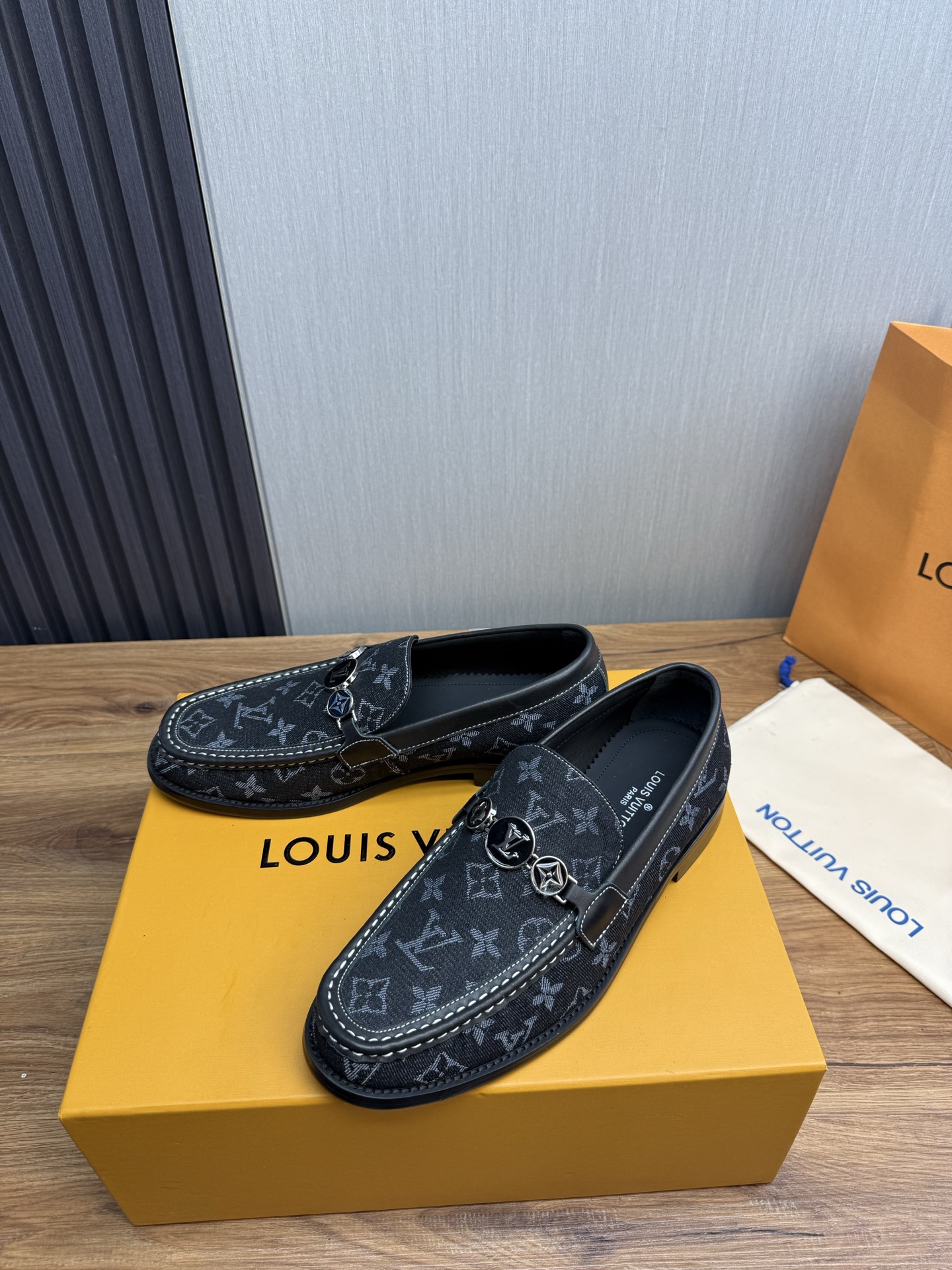 LV